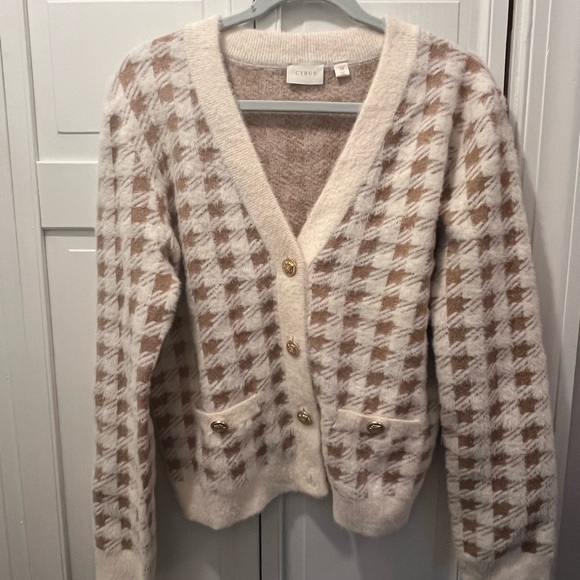 Brand New Cyrus Cream and Gold/ Tan with Beautiful Gold Buttons New With Tags - Picture 1 of 3